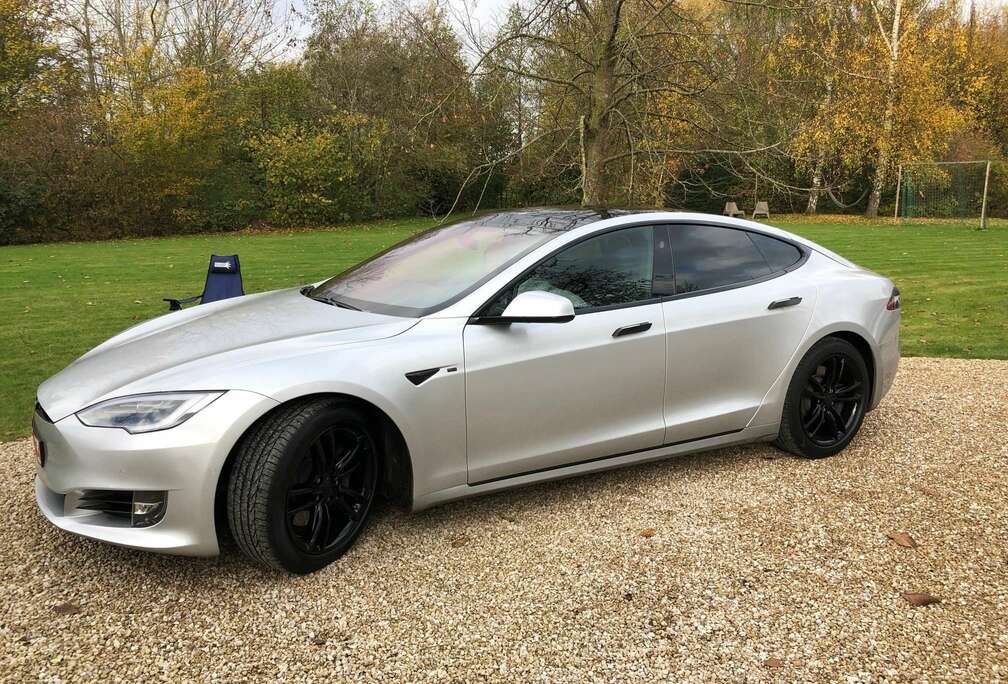 Tesla Model S 90D Allradantrieb