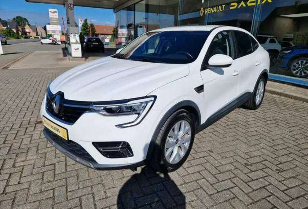 Renault Arkana E-TECH 1.6i Corporate Edition