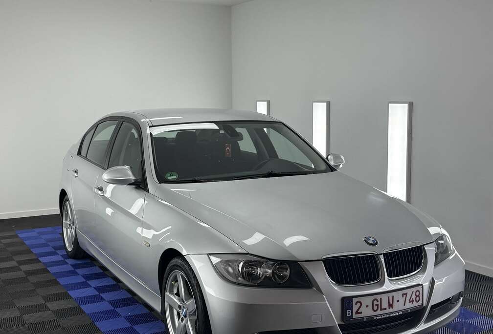 BMW 320i
