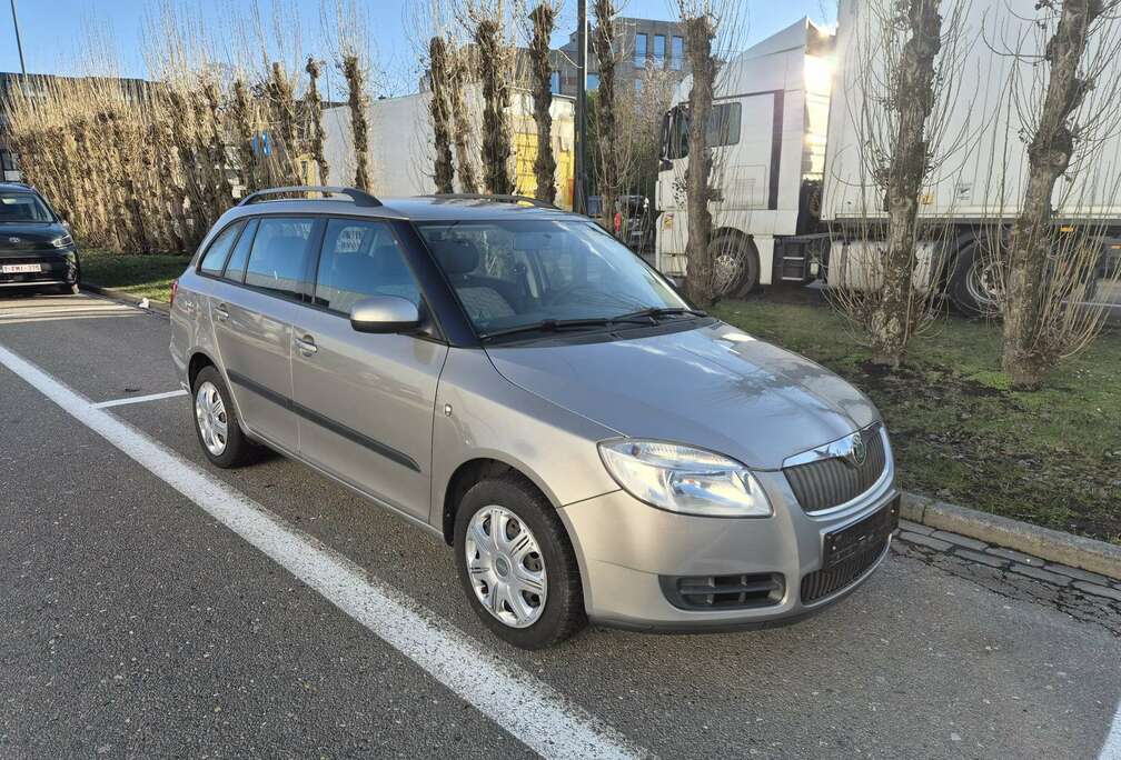 Skoda 1.4i - Airco + Keuring - Nieuwe distributieriem