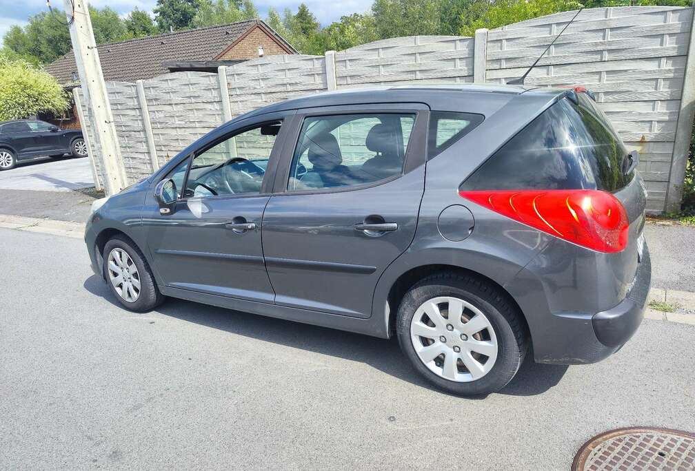 Peugeot 1.6 HDi  contrôle technique ok carnet entretien