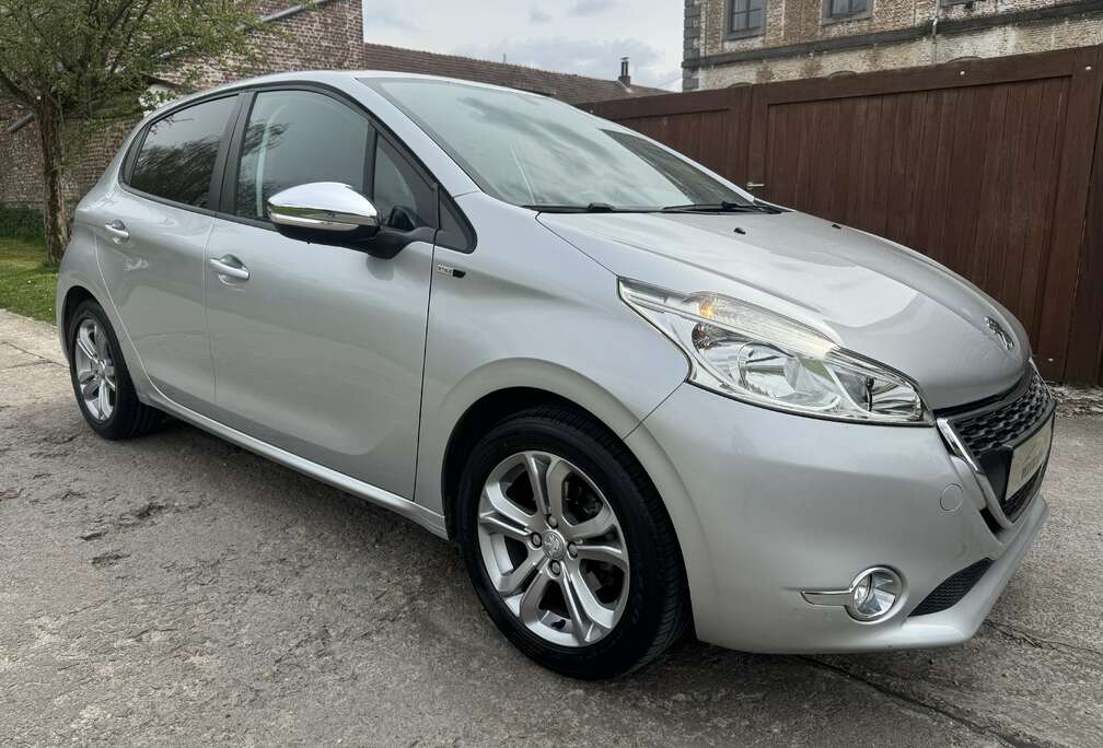 Peugeot 1.2i PureTech Active *AIRCO*GPS*CRUISE*GARANTIE*