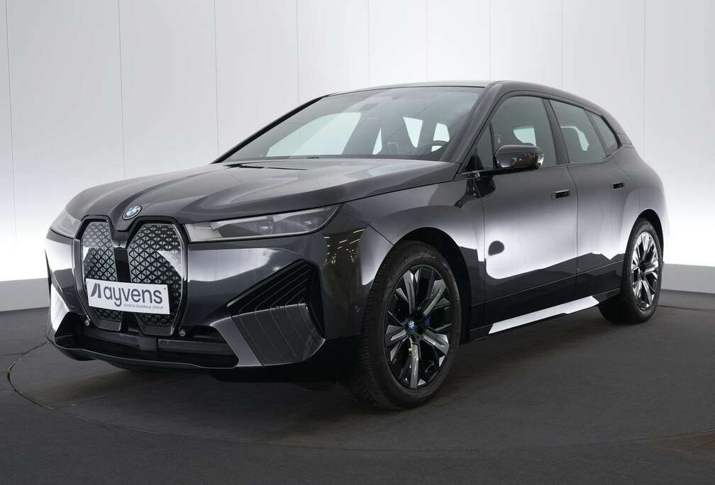 BMW 77 kWh xDrive40 LEDER/CUIR LED GPS PDC 360CAM Pan