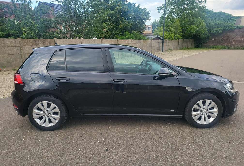 Volkswagen Golf 1.6 SCR TDi Highline DSG (EU6.2)