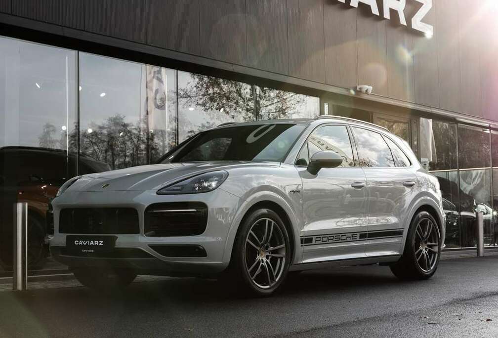 Porsche Cayenne 3.0i V6 PHEV Tiptronic S Platinum