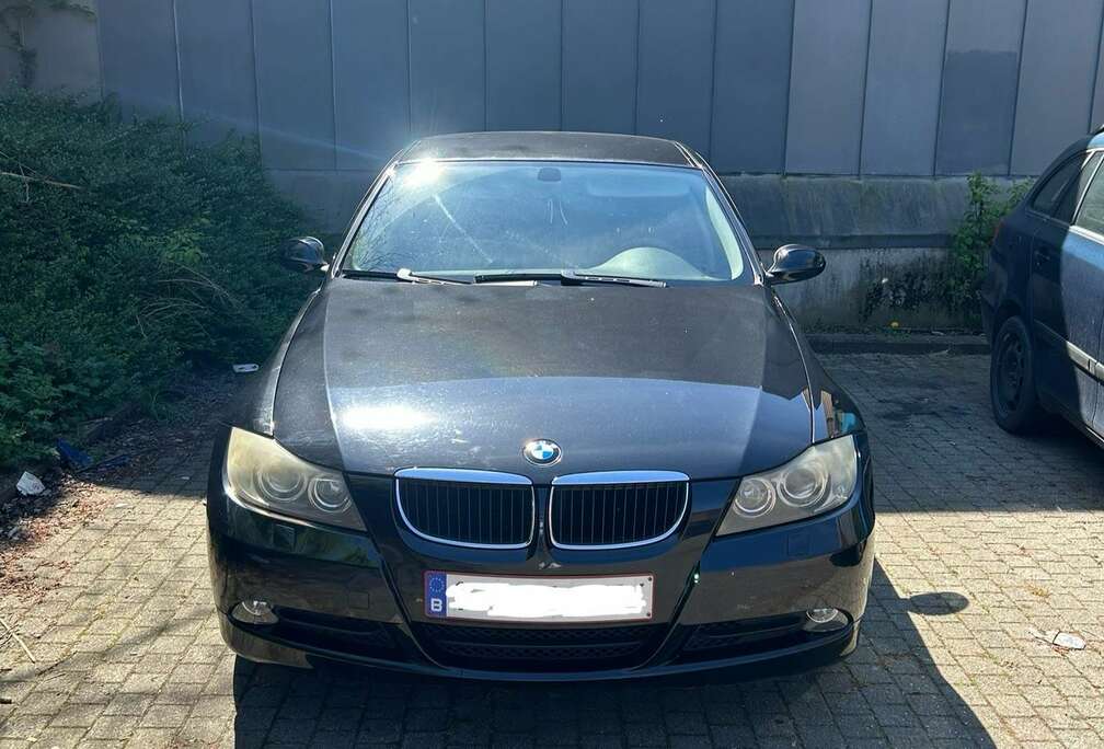 BMW 320i