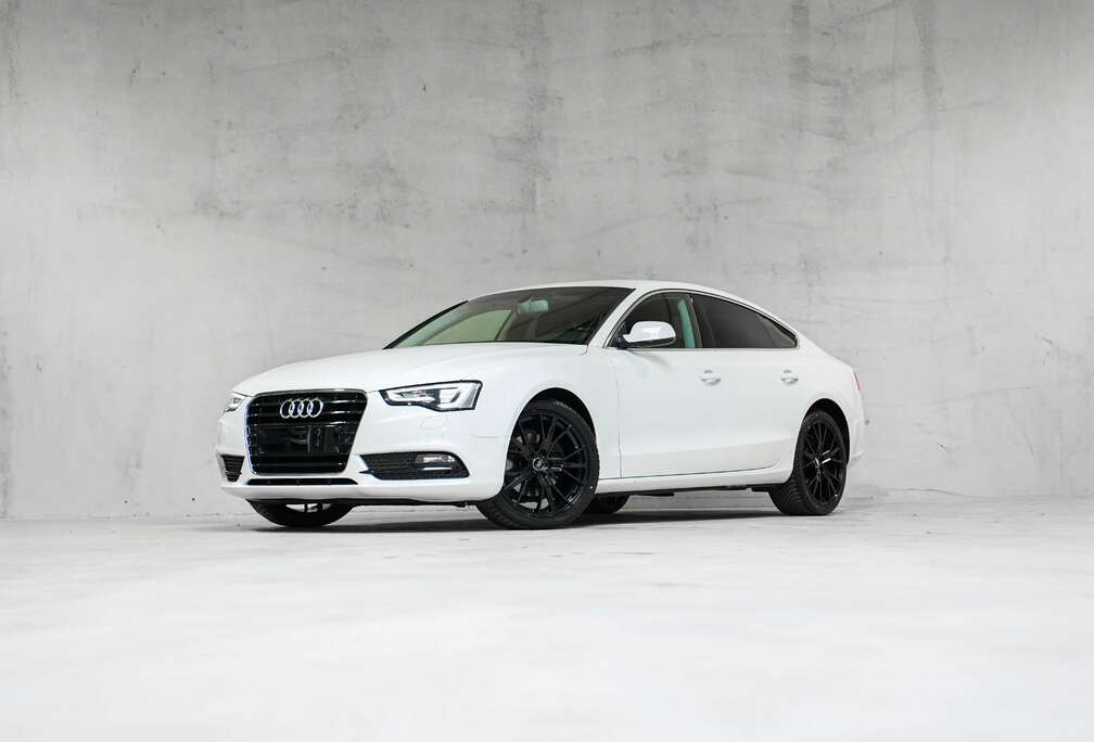 Audi  19\' S-LINE  BLACK PACK  ATTACHE REMORQUE