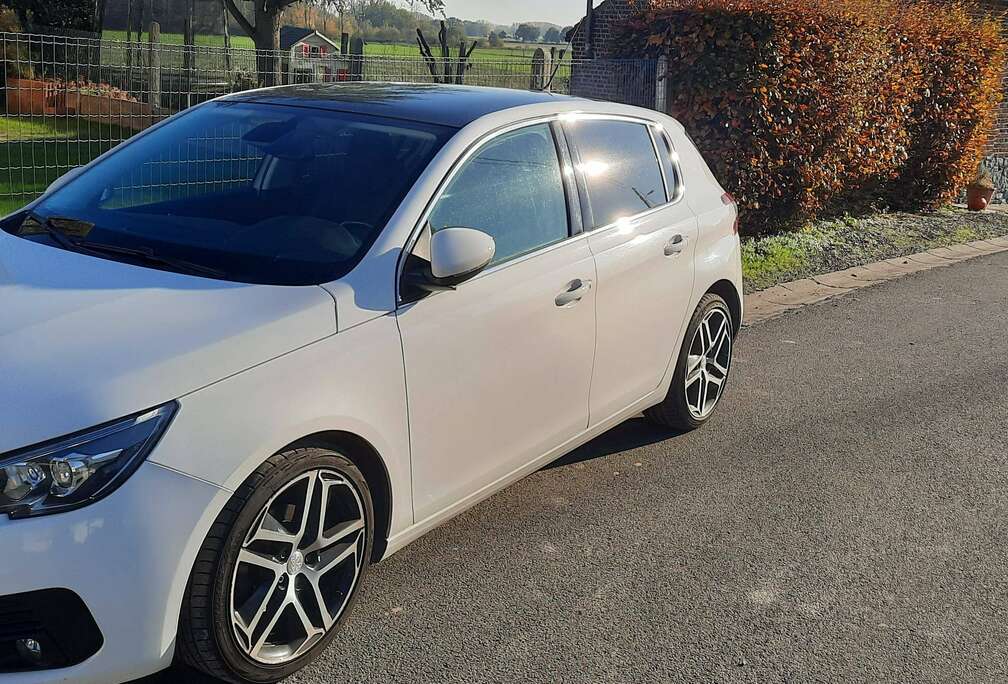 Peugeot 308 1.2 PureTech Allure (EU6.2)