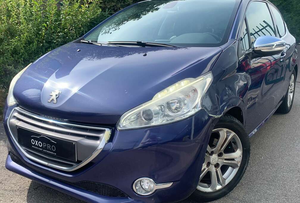 Peugeot 1.6i Essence 120CV / Allure / Gps / Cuir / Clim Auto / Cruise / Radar de Recul / MECANIQUE IMPECCABLE / PRIX EMPORTER /