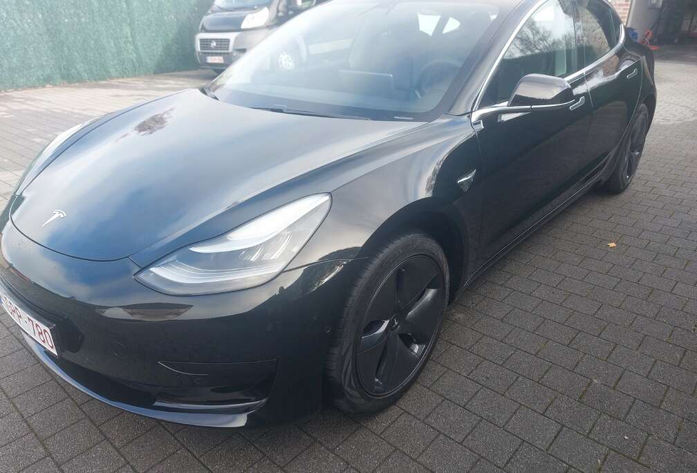 Tesla Model 3 44 kWh Standard Plus