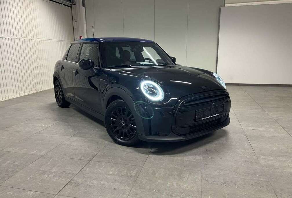 MINI Cooper Automaat 5deurs + Leder + GPS