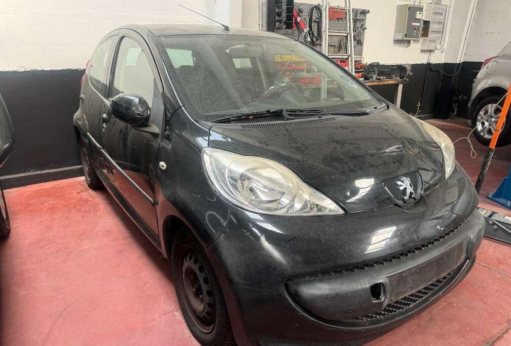 Peugeot 107 1.0i 12v Trendy 2Tronic AIRCO