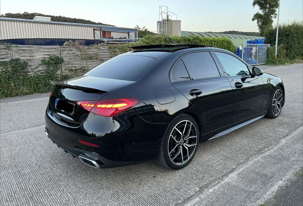 Mercedes-Benz d AMG Line Toit Ouvrant Camera 360° Garantit 2027