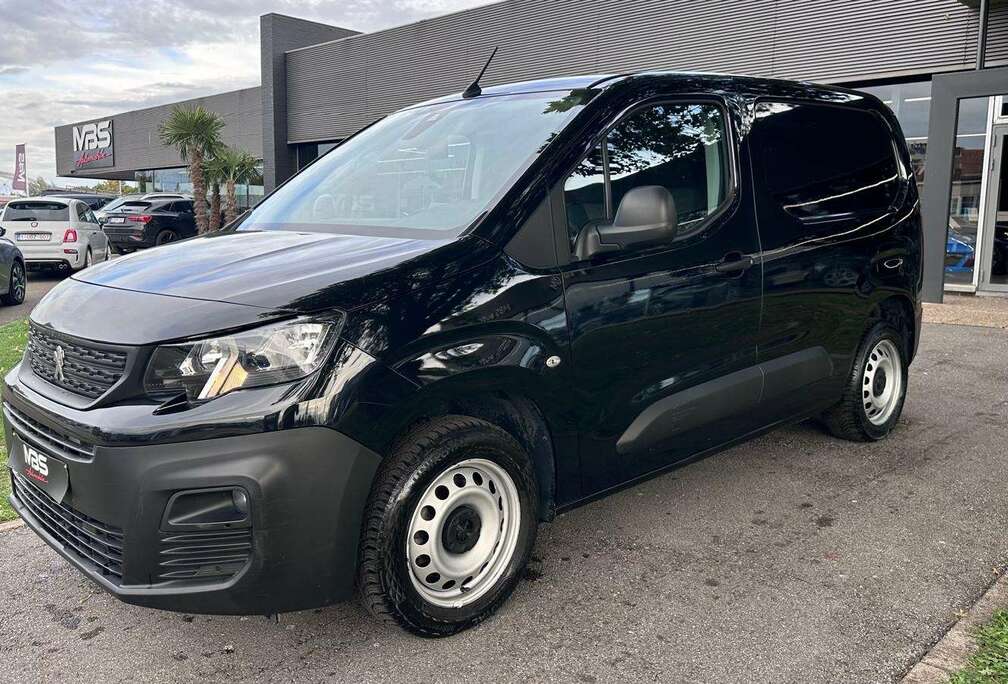 Peugeot *1.5* L1* AUTO* CAMERA*  TVAC* 1 PROP* * CRUISE* GARANTIE 12 MOIS*