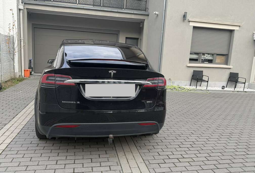 Tesla Model X 90 kWh Dual Motor Performance
