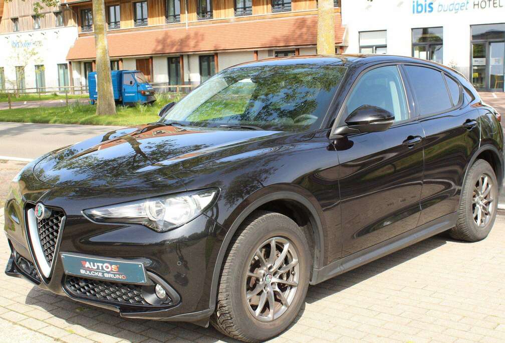 Alfa Romeo 2.2 JTD Navi LaneA CC CarApp Camera Alu 41000km