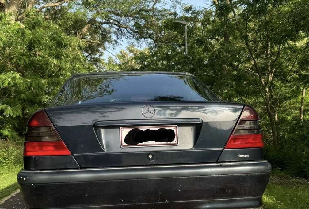 Mercedes-Benz Elegance