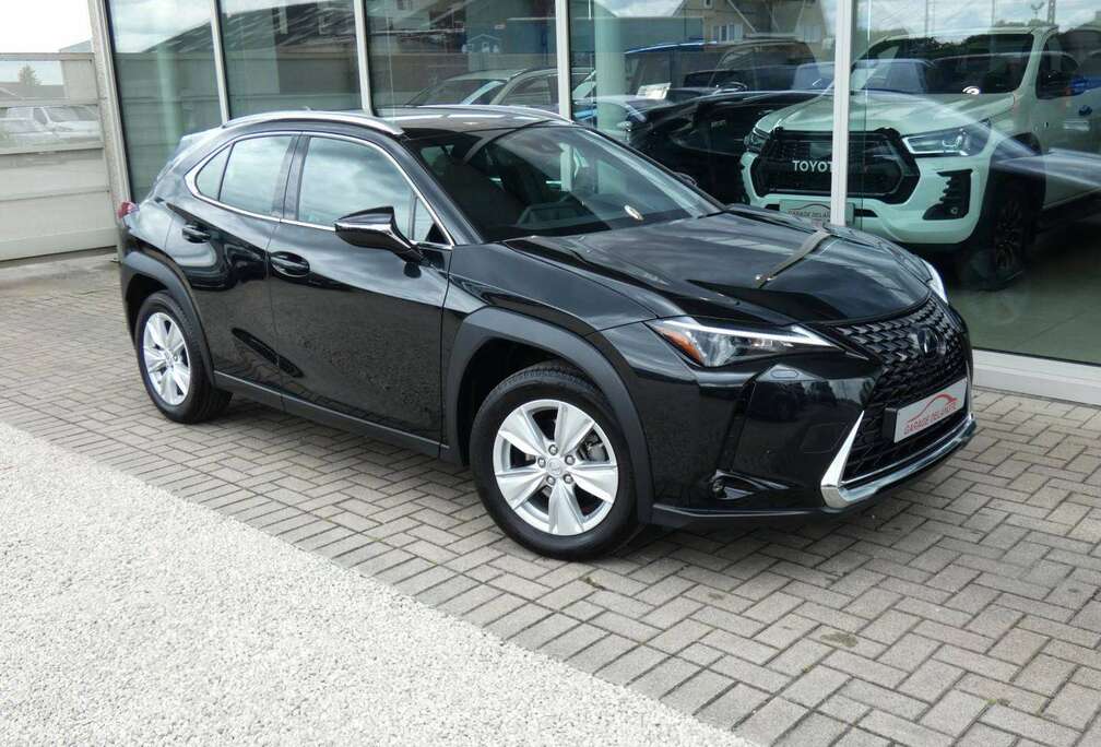 Lexus HYBRID +ZWART LEDER +Zetelverwarming +Dodehoek +GPS +Parkeersensoren V&A +Camera