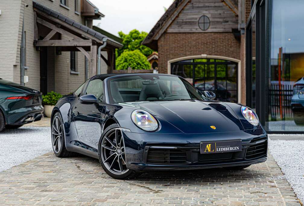 Porsche Targa 4 (Type 992) / 1 owner / sports exhaust / BOSE / Night Blue Metallic / seat heating and ventilation / Sport Chrono