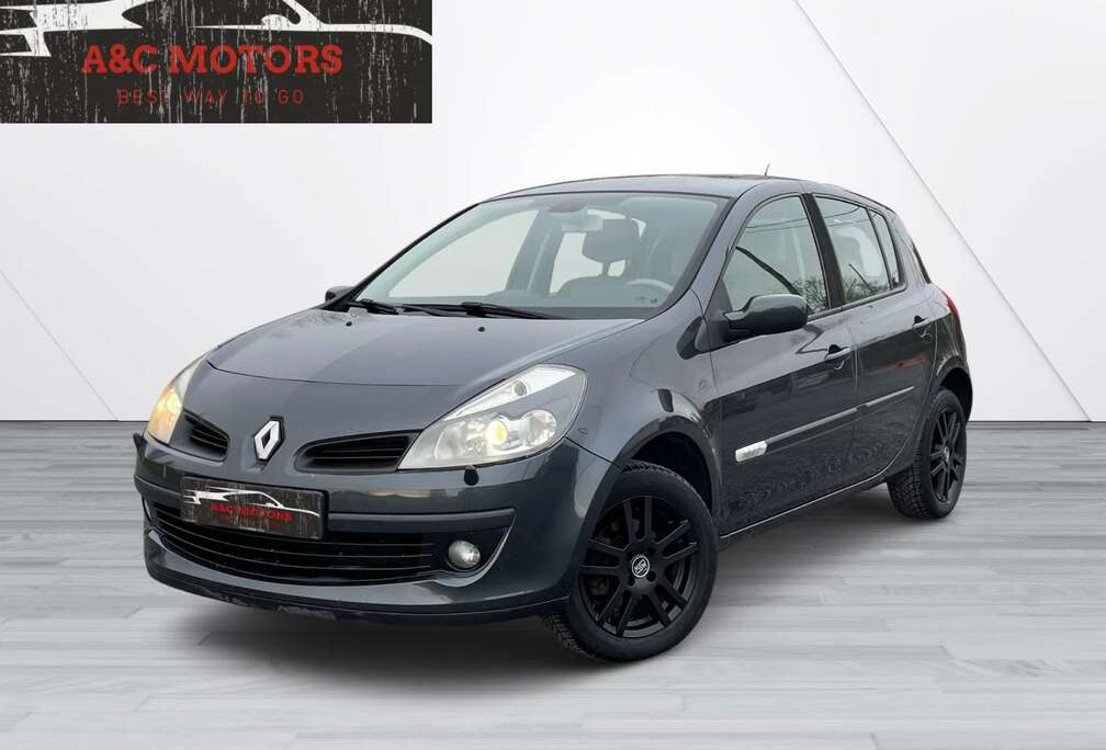 Renault Clio 1.6i 16v Initiale