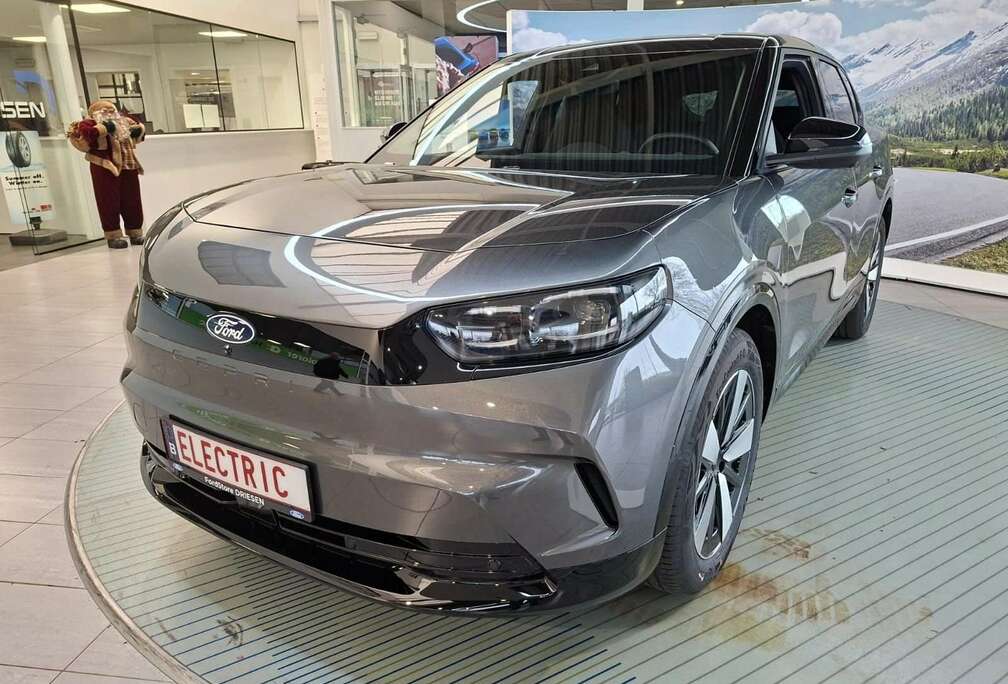 Ford 77 kWh Extended Range RWD