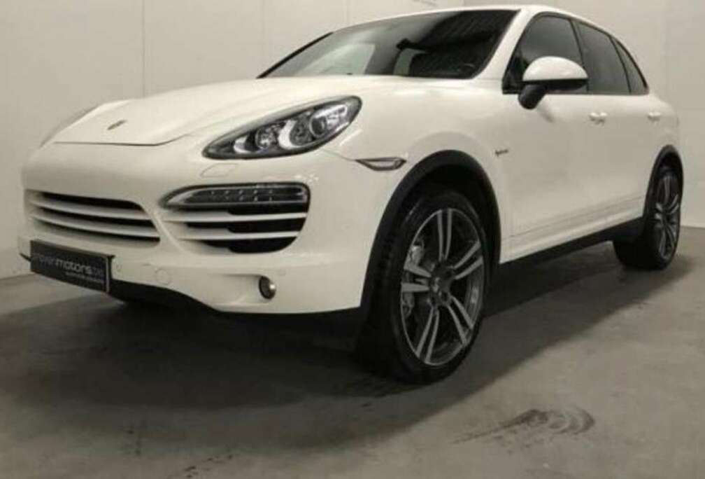 Porsche Cayenne 3.0i V6 Hybrid Tiptronic S