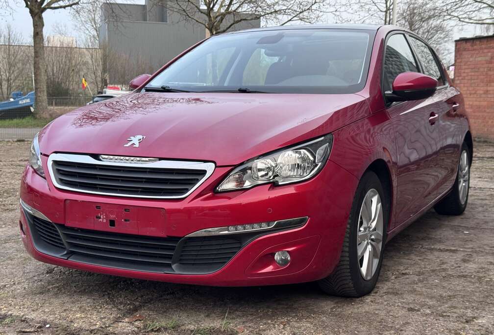 Peugeot 1.2 PureTech Style STT