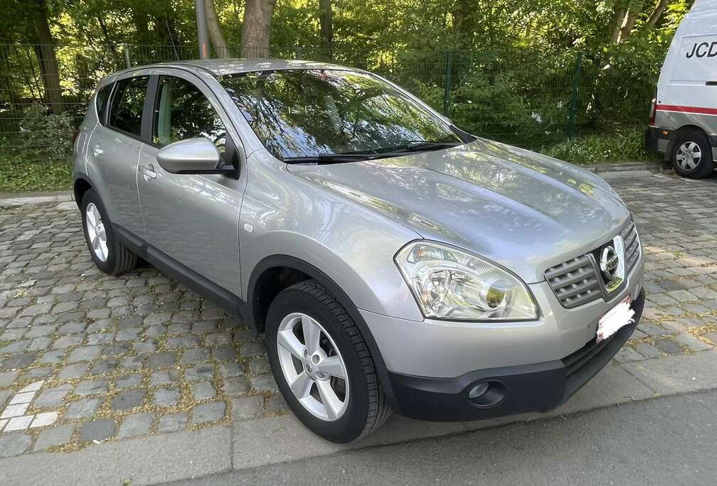 Nissan 1.6i 2WD Tekna Pack * 32.000 Km  * 1 Eig * Ohb *