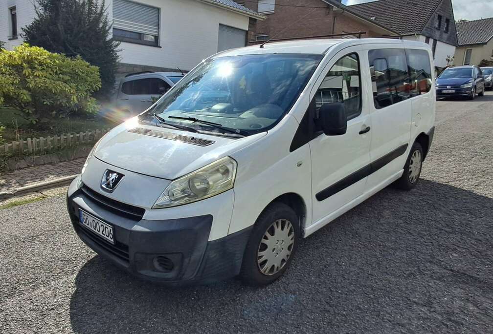 Peugeot 9place
