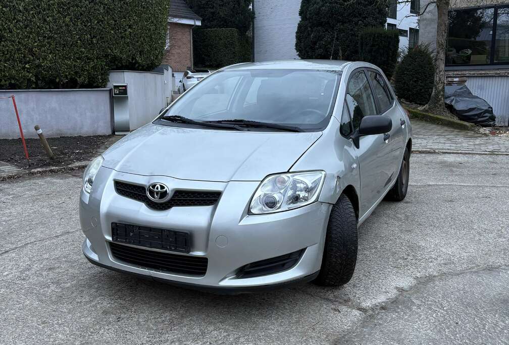 Toyota 1.4i VVT-i Linea Luna