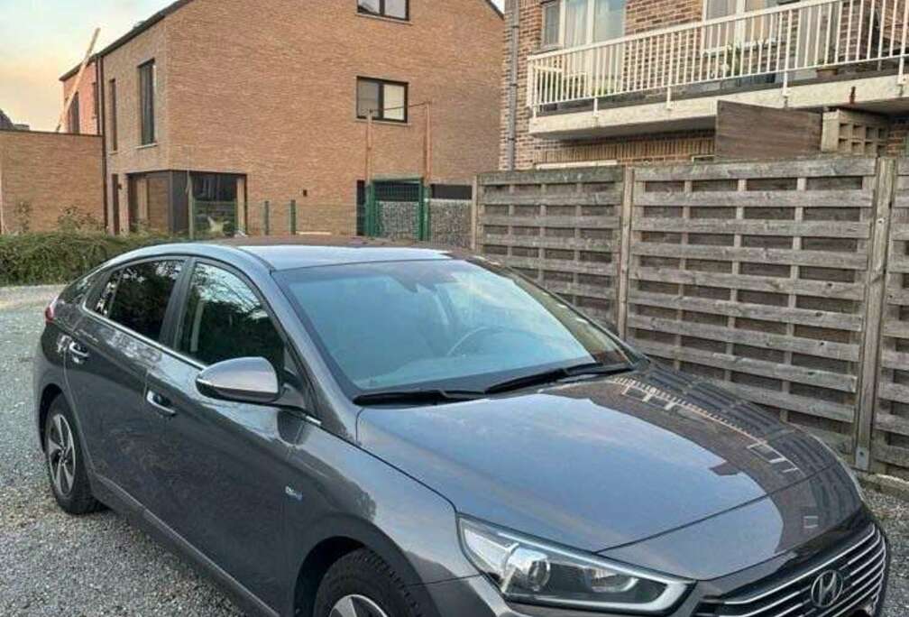 Hyundai Hybrid 1.6 GDI Premium