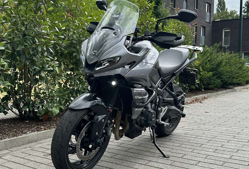 Triumph 660