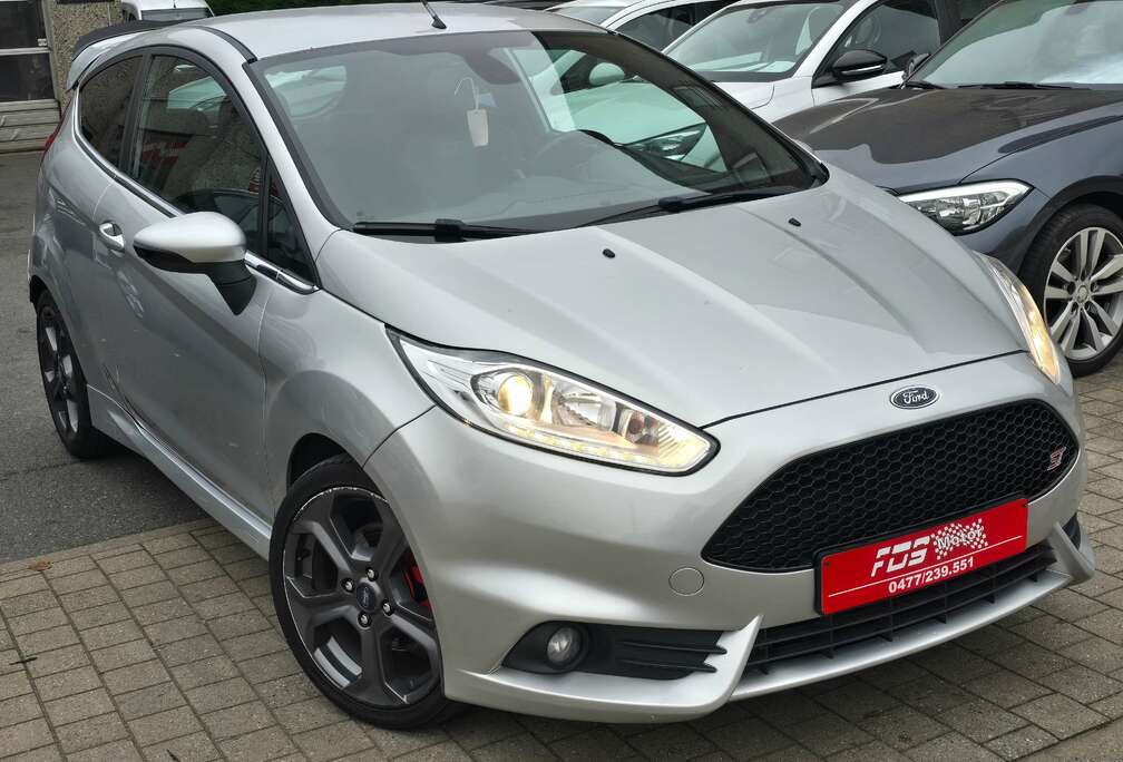 Ford Fiesta ST 1.2i 16v UNIQUE FULL ST A VOIR