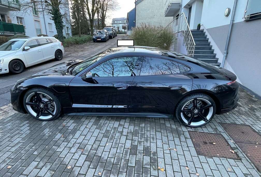 Porsche Taycan Turbo