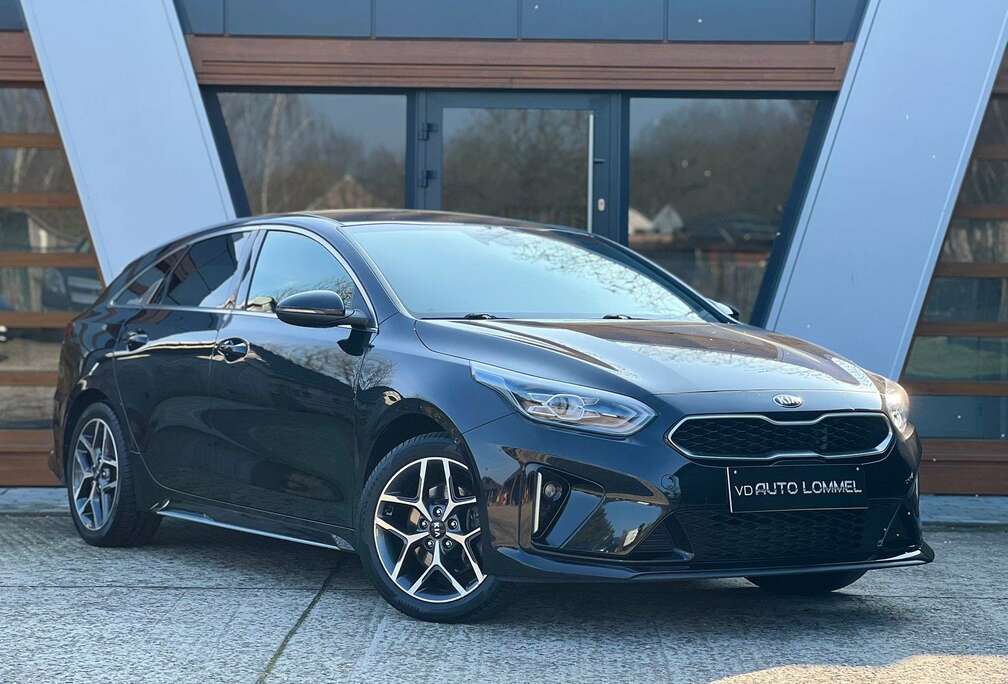 Kia 1.4i / GT LINE/ LED/ CAMERA/ JBL/ CARPLAY/GARANTIE