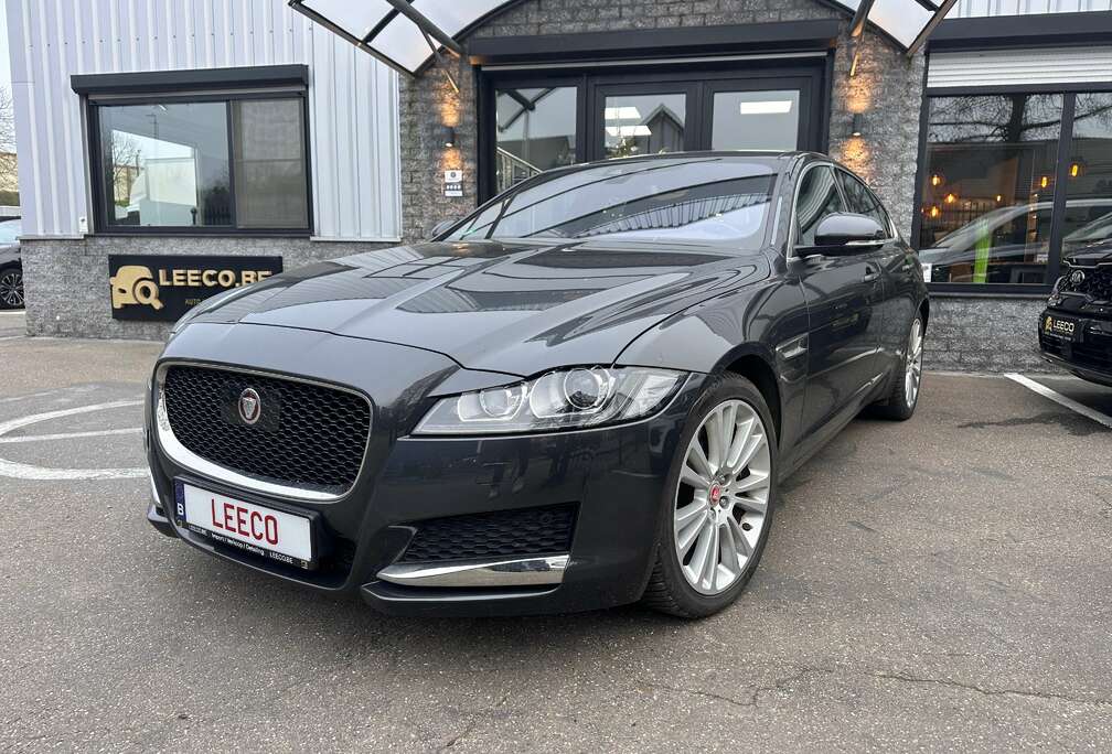 Jaguar 3.0 D Full Leder - Navi - camera- Panodak