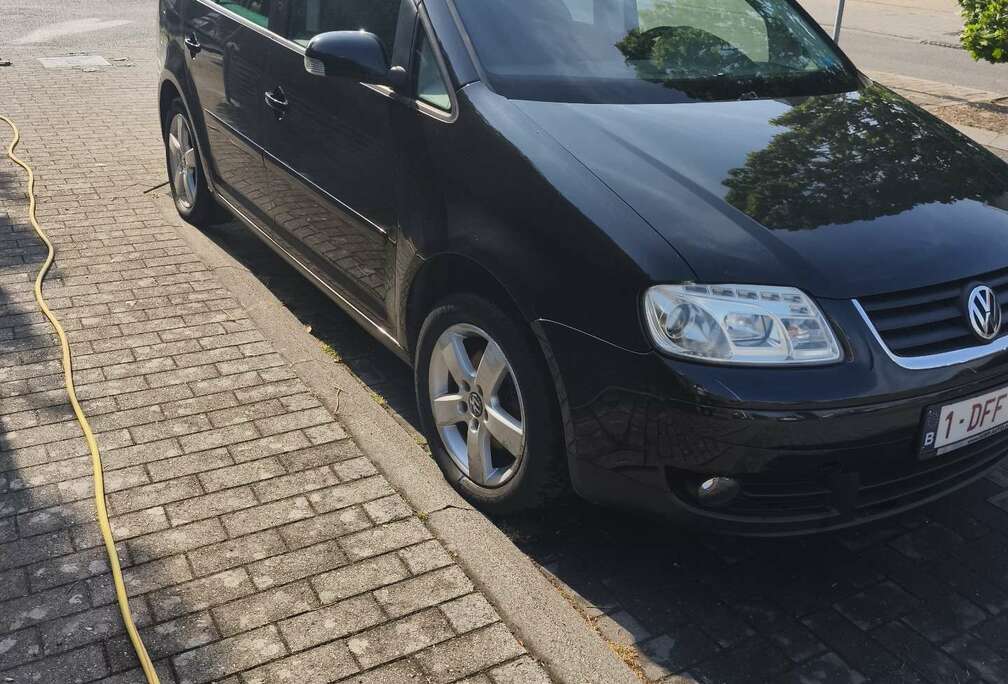 Volkswagen 1.6 16S FSI Confort
