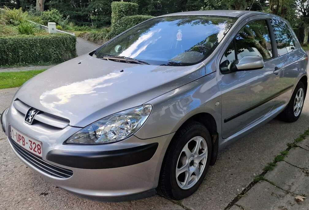 Peugeot 1.4i avec 62 000 km PRT  IMMATRICULER AIRCO