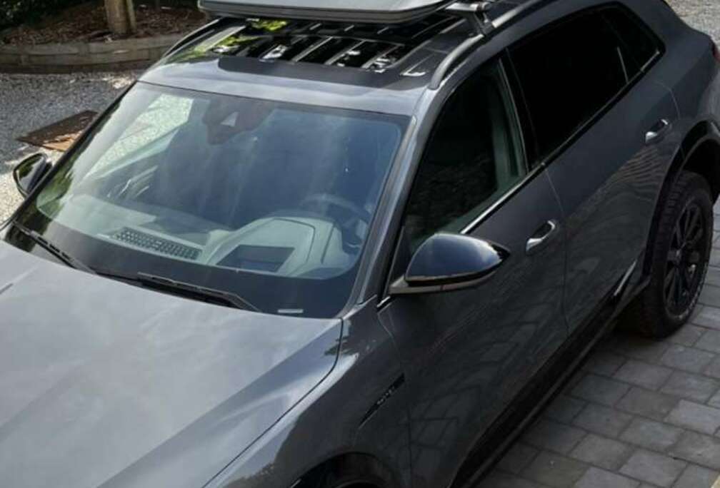 Audi Q8 edition Dakar 55 e-tron Quattro 300 KW