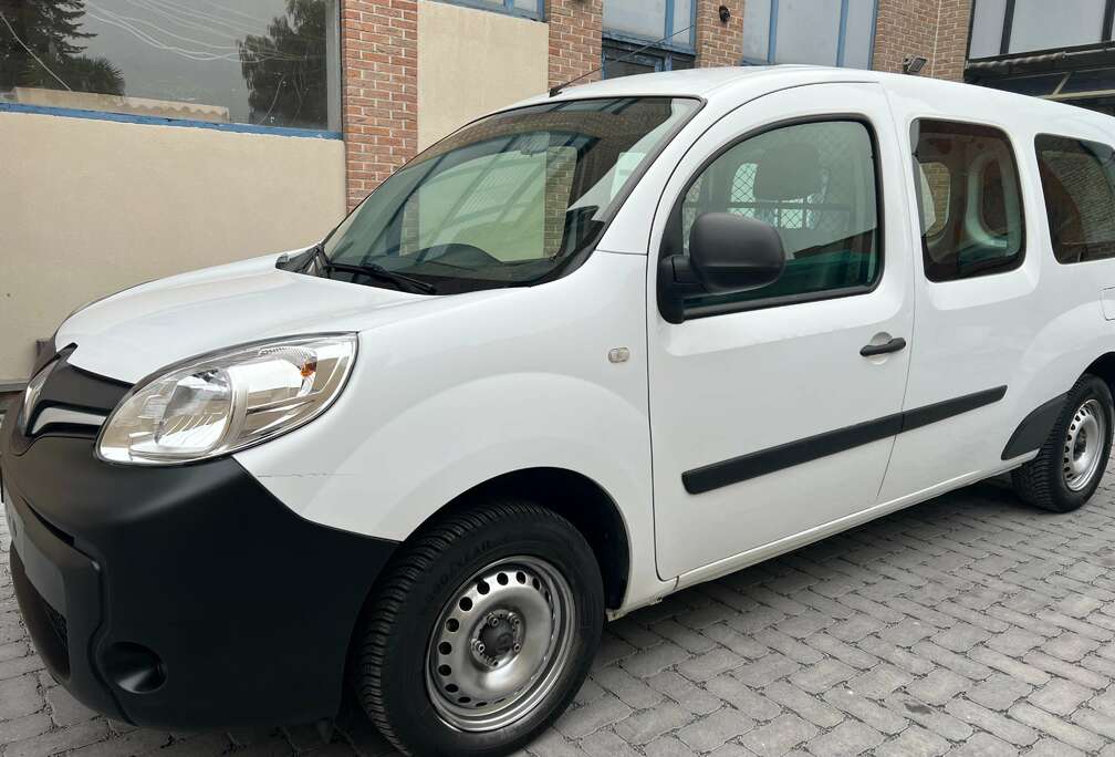 Renault Long chassis 1.5 dCi - 2019 - 82.000km - Gekeurd