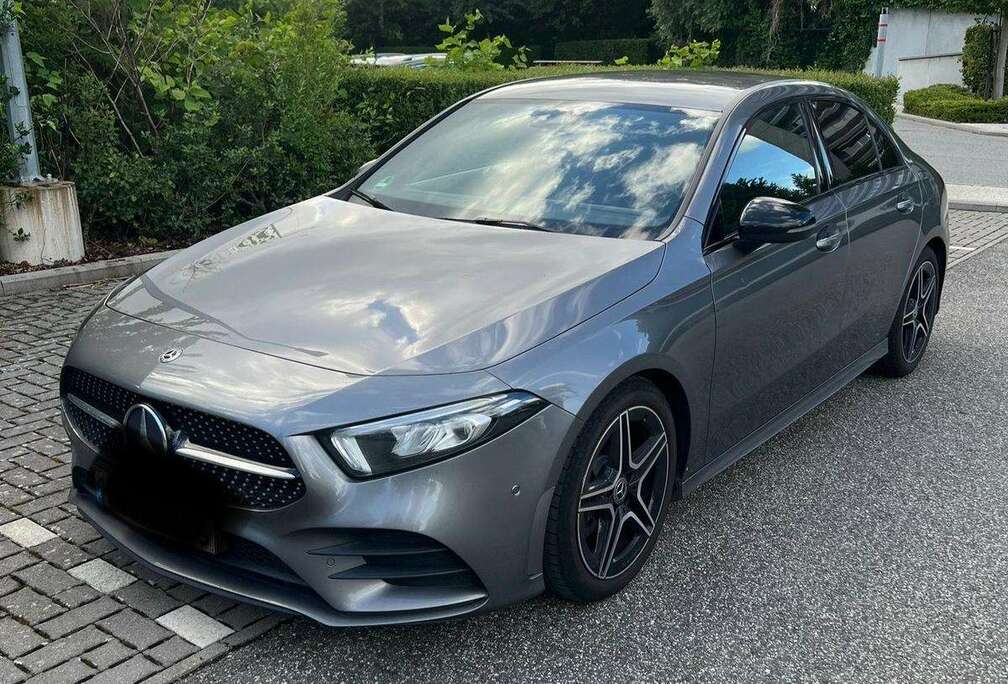 Mercedes-Benz A 180 d AMG-line Night Edition