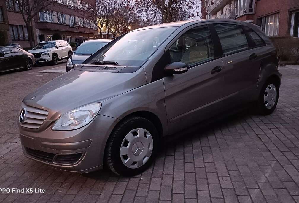 Mercedes-Benz prête à être immatriculé avec contrôle technique