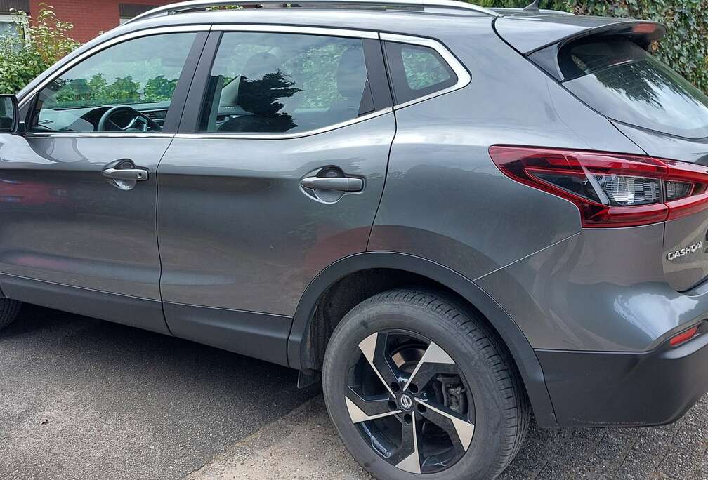 Nissan Qashqai 1.3 DIG-T SHIRO