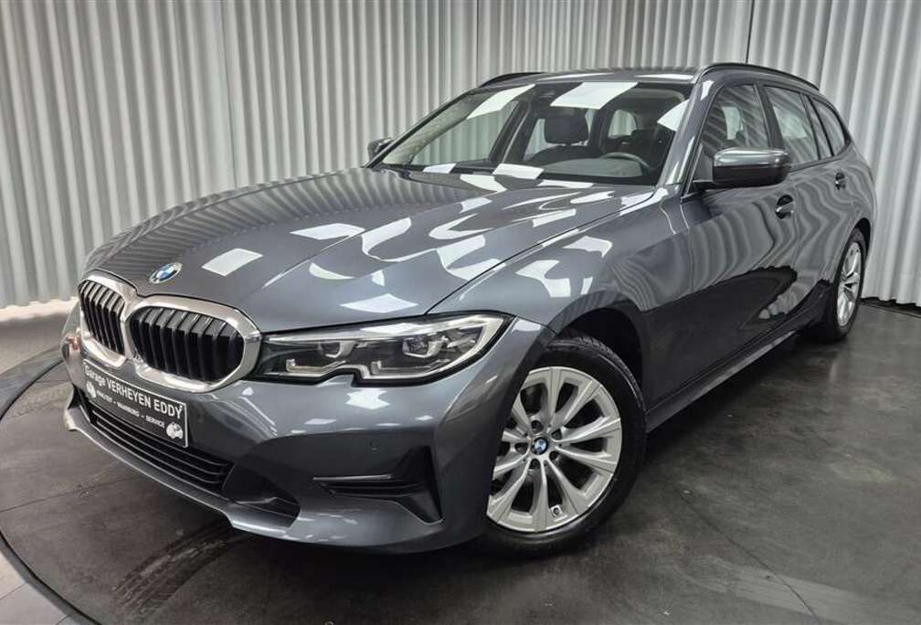 BMW 320iA Touring / Carpay / Navi / PDC / Cruise / ..