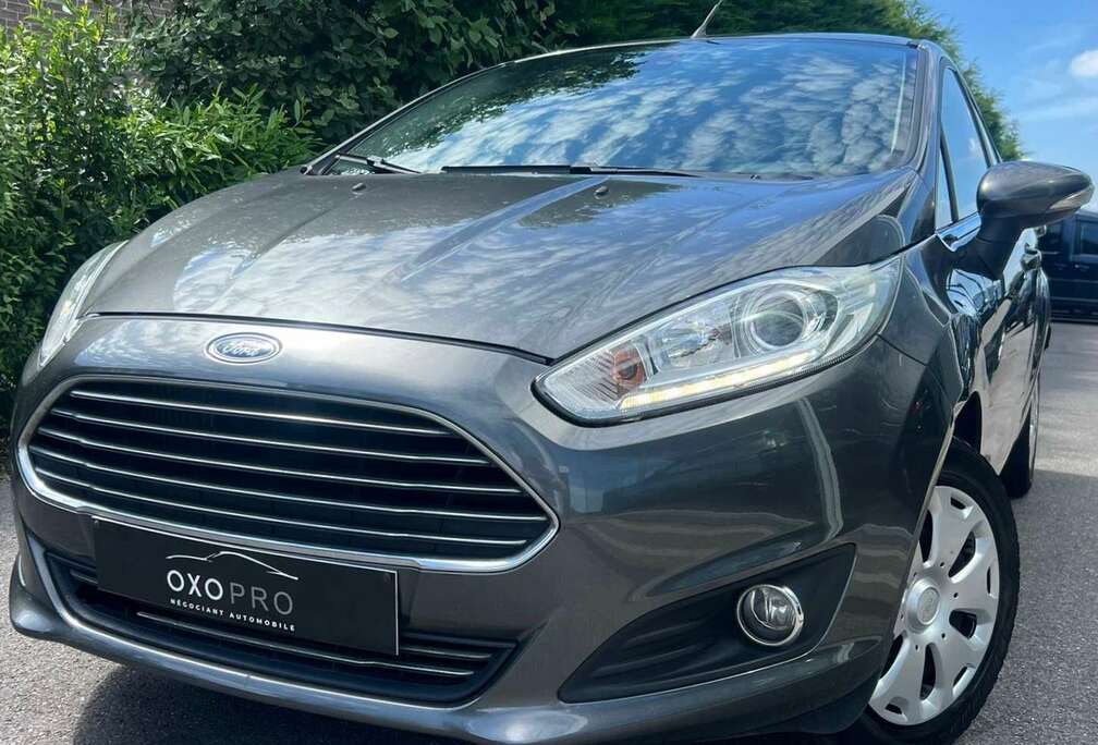 Ford 1.5 TDCI TITANIUM / FACELIFT / Euro 6B / Airco / 5 Portes / VENTE UNIQUEMENT PROFESSIONNEL OU EXPORTATION /