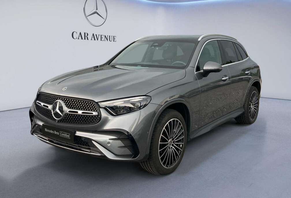 Mercedes-Benz 300e 4MATIC AMG Line