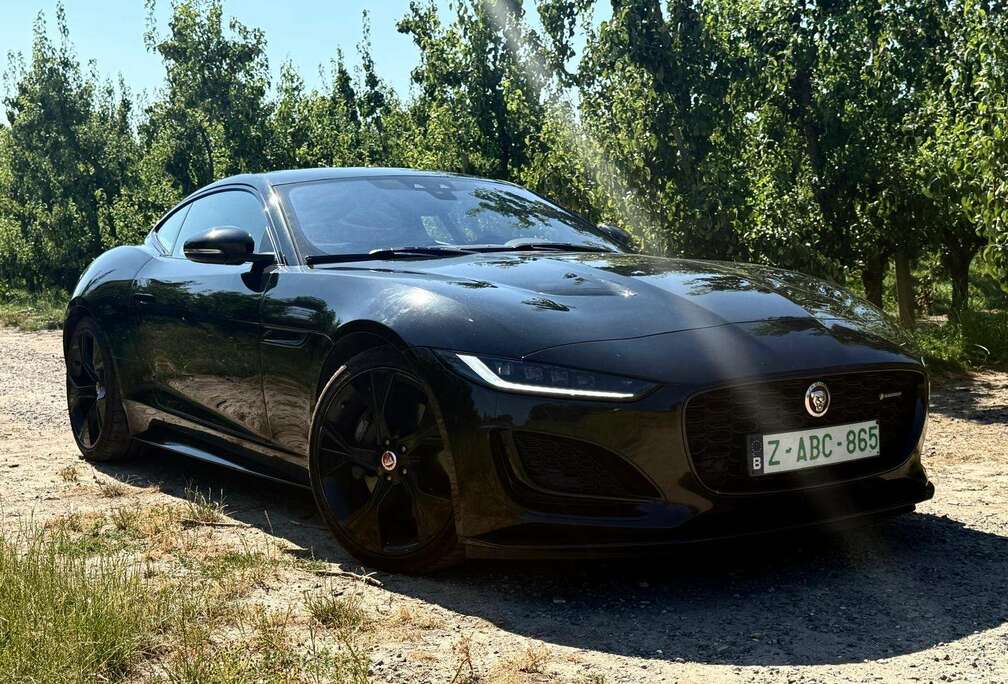 Jaguar Coupe 2.0 i4 P300 R-Dynamic Black AUTOMATIQUE PANO NAVIGATION CUIR ALCANTARA COCKPIT SPORT EXHAUST JANTES 20