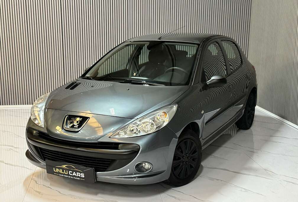 Peugeot 206  1.1i Trendy