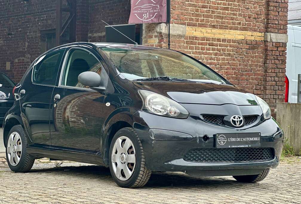 Toyota 1.0i *CARNET COMPLET * MP3