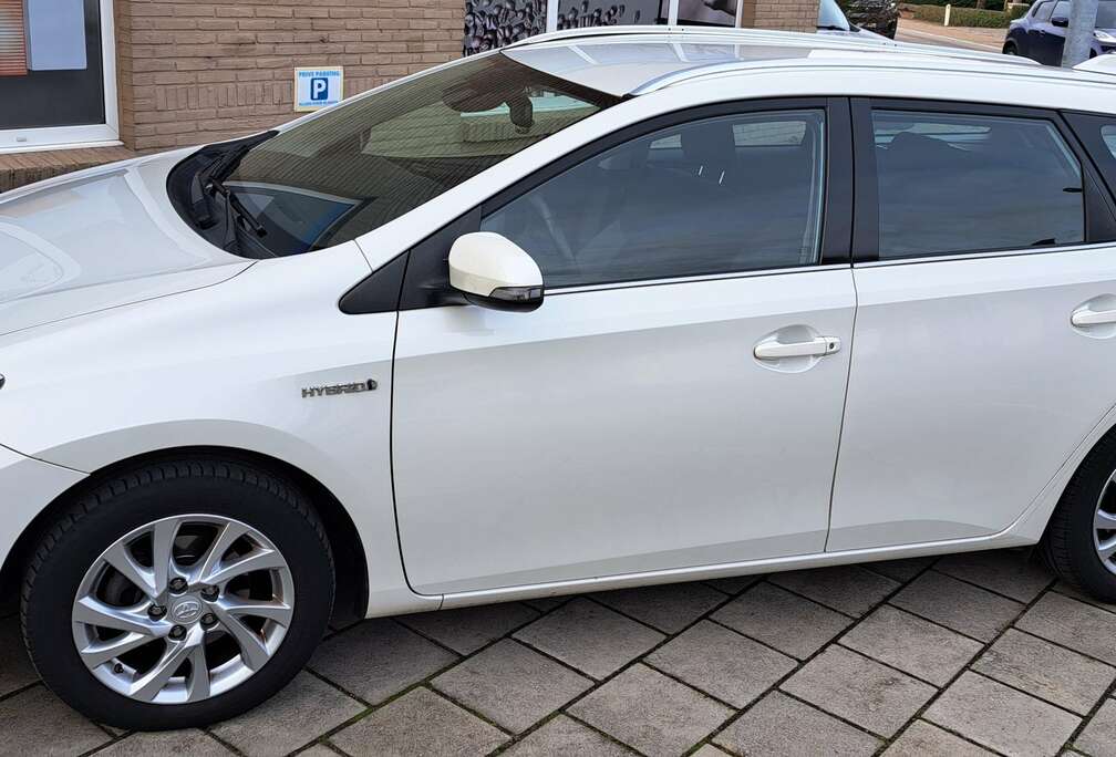Toyota Auris 1.8 VVT-i Hybrid Automatik Touring Sport